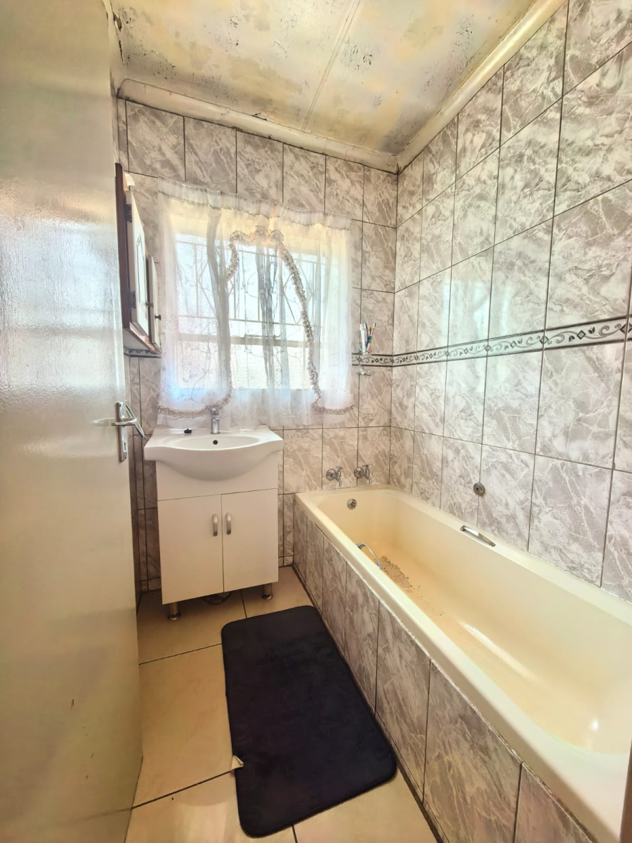3 Bedroom Property for Sale in Zamdela Free State